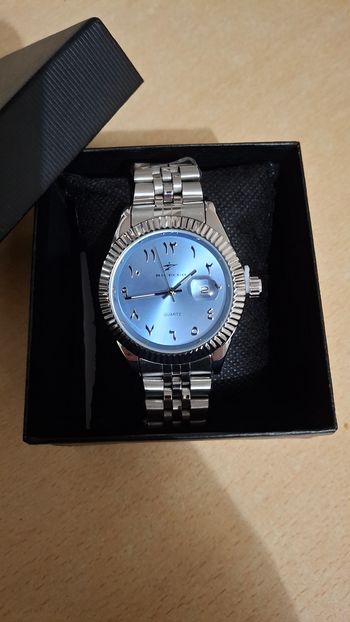 Montre arabic dial bleu clair pour homme