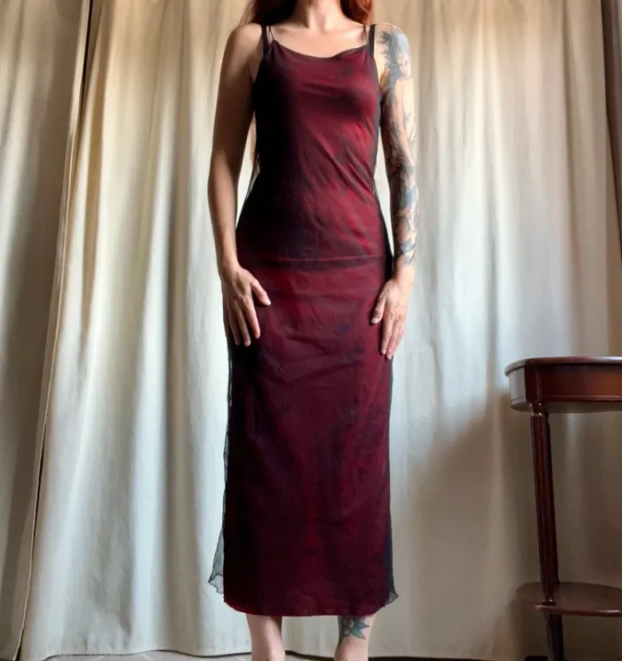 Sublime robe mesh bordeaux Vampire Goth Whimsigoth vintage 90s - Taille S - photo numéro 5