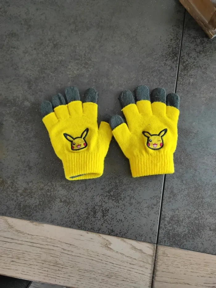 Tour de cou et gants pokémon - photo numéro 4