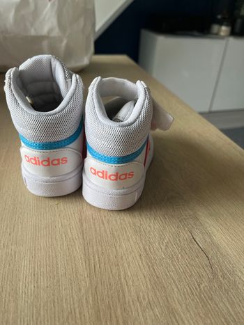 Baskets adidas bébé taille 21 excellent état