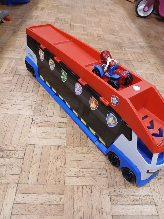 Lot pat patrouilleur et vehicule