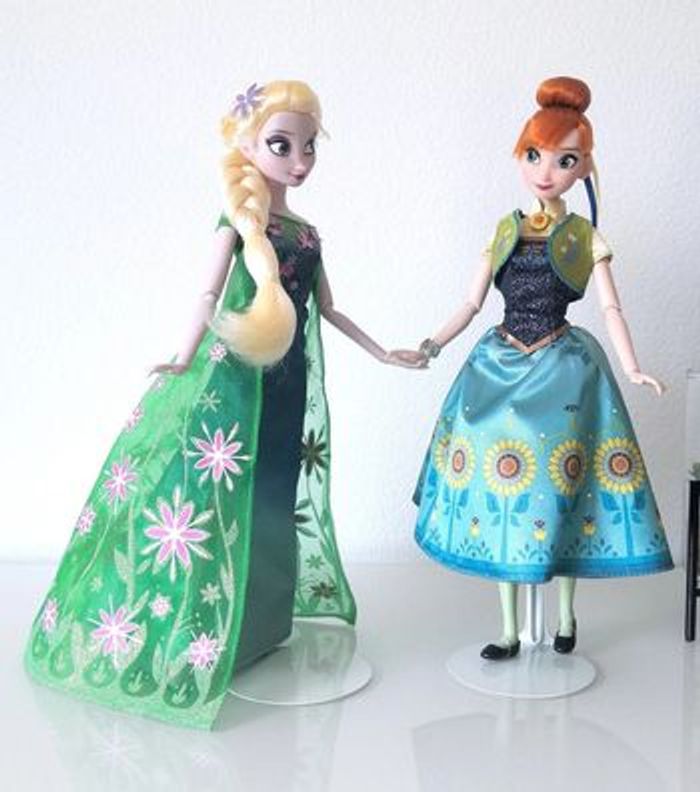 Ensemble de poupées "La Reine des Neiges" Disney NEUVES - photo numéro 4
