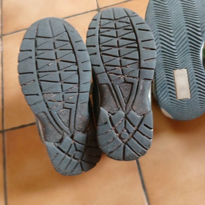 Lot paires de chaussures enfant - photo numéro 7