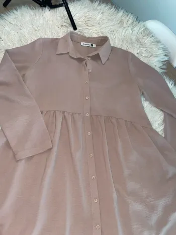 Robe à boutons