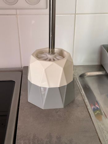 Ensemble brosse , WC et support gris et blanc neuf 