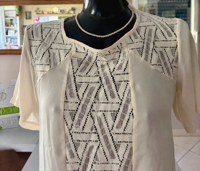 Blouse crème élégante à motif ajouré – Taille M (marque Venca)r - photo numéro 3