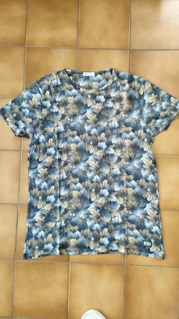 Tee shirt
