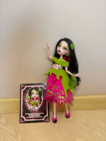 Poupée Monster High Draculaura Blanche Sangneige