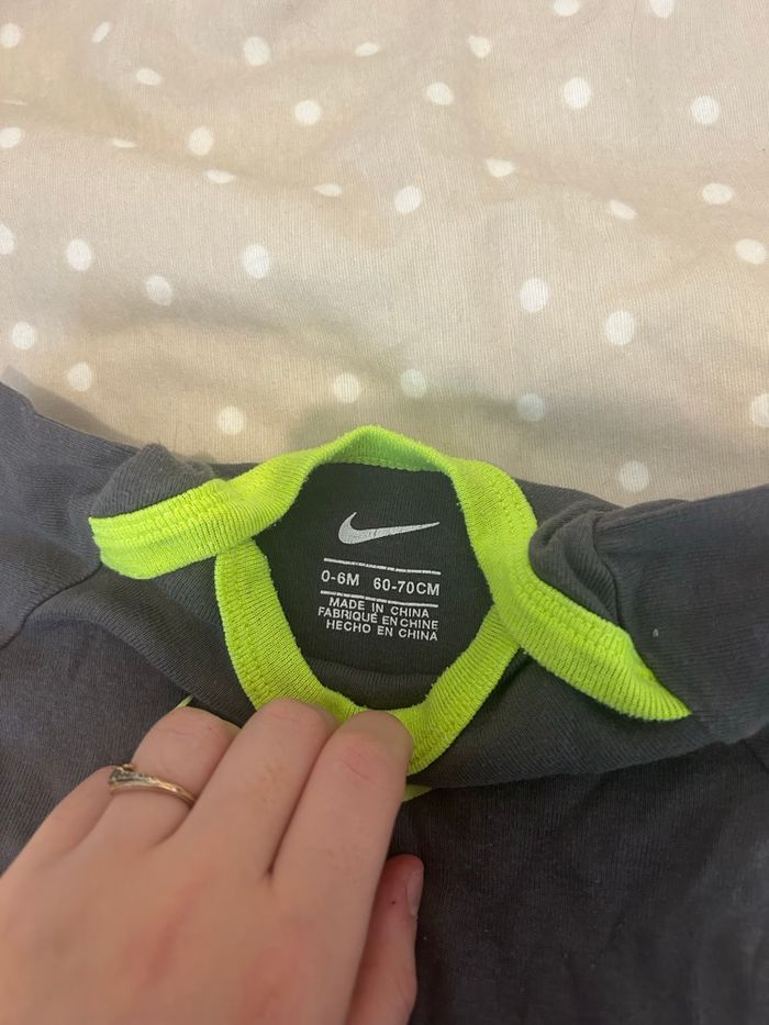 Bodys  Nike - photo numéro 2