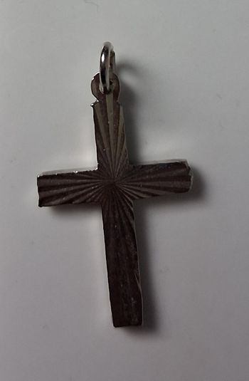 Croix en pendentif en métal inoxydable argenté