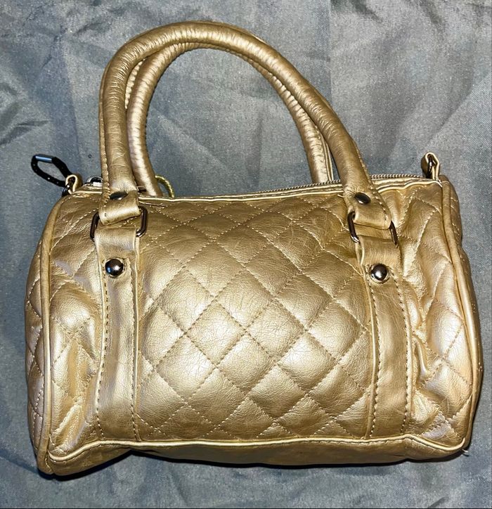 Sac à main doré matelassé avec accessoires - Très bon état - photo numéro 5