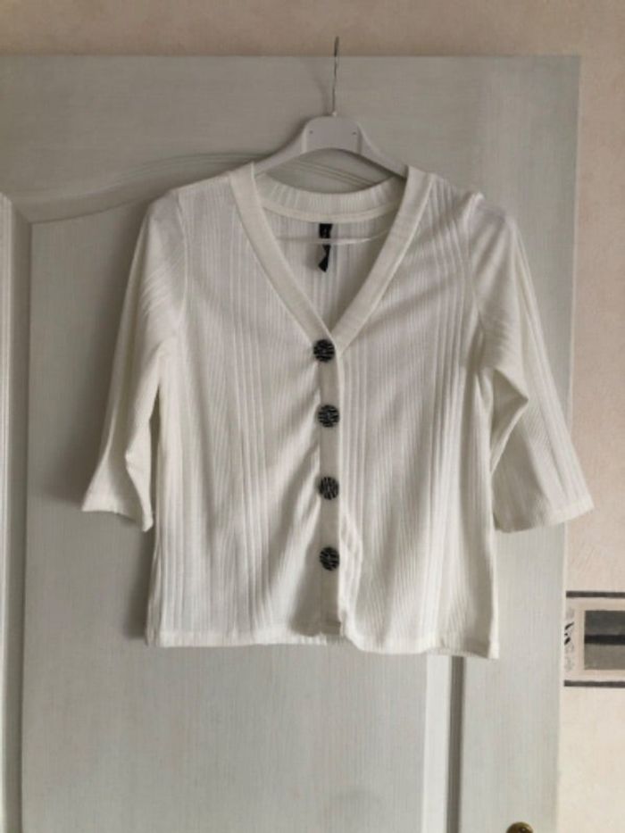 Tee shirt a boutons