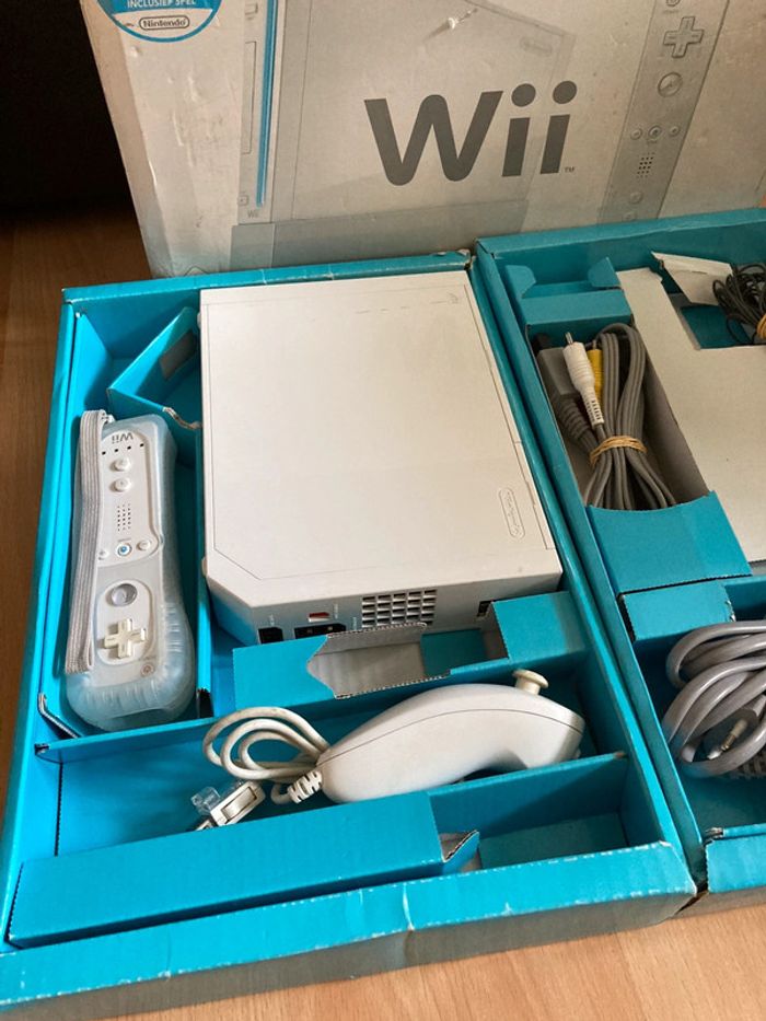 Console Nintendo Wii Complete en boîte + Wii sport Resort Officielle - photo numéro 2