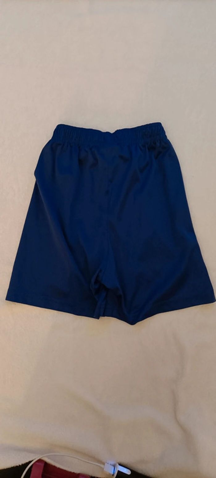 Short FC Barcelone 10 ans - photo numéro 4