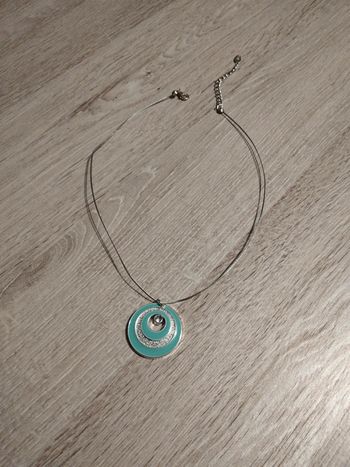 Collier pendentif Yves Rocher