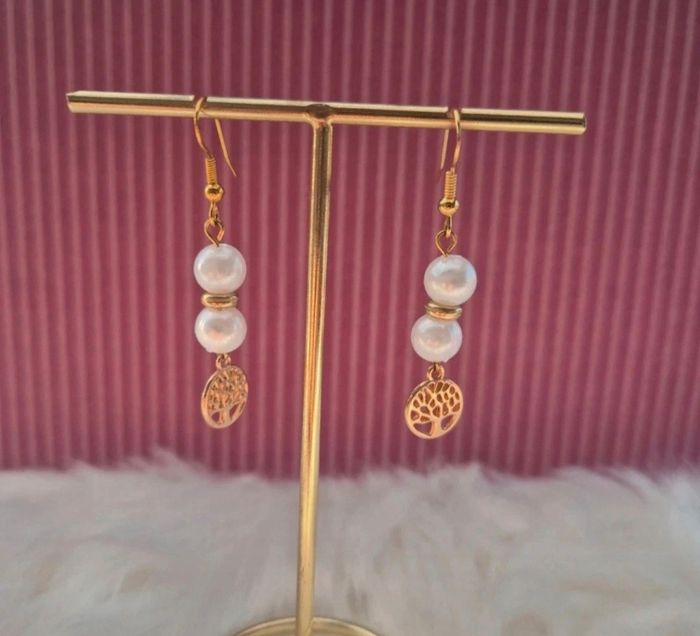 Boucles d’oreilles Perles blanche et arbre de vie doré ✨🤍🌳 #Bijoux #Perles #ArbreDeVie