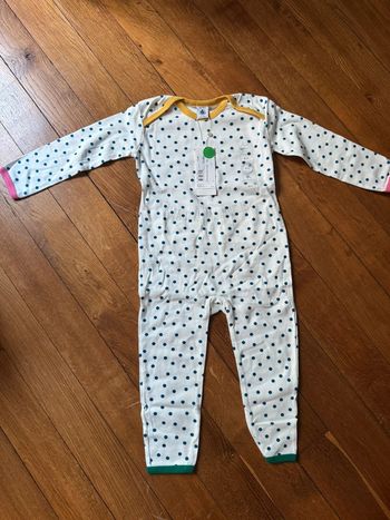Pyjama neuf avec étiquette à pois fille  36 mois petit bateau