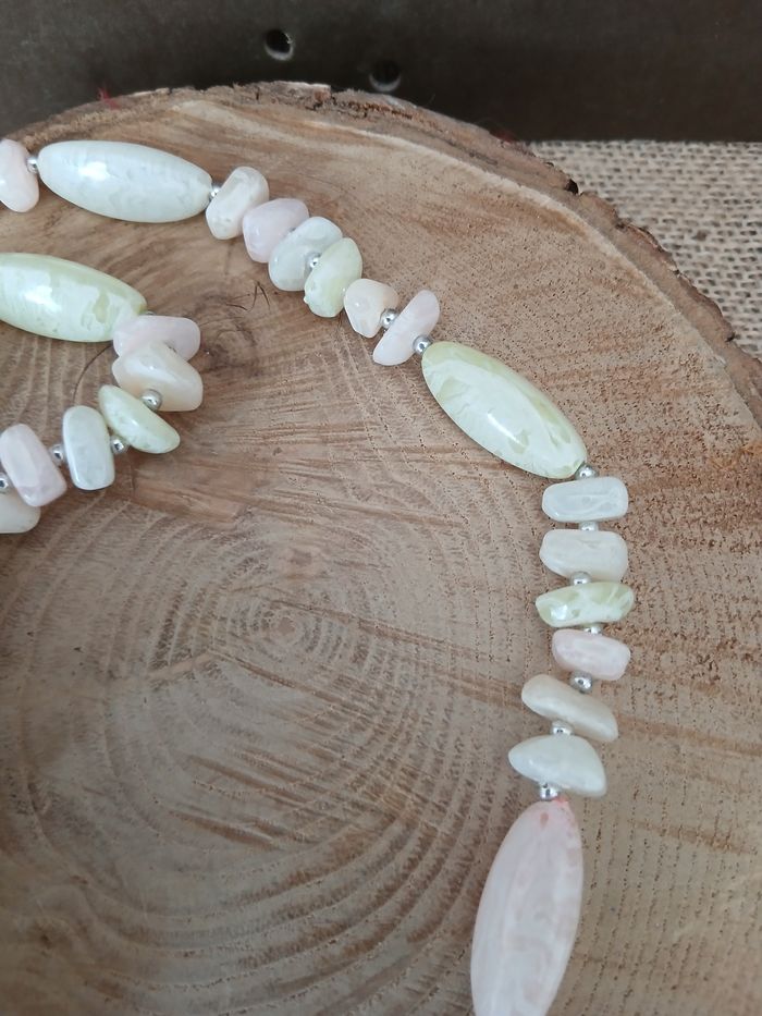 Collier blanc crème vert rose argenté - photo numéro 4