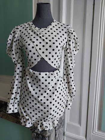 Robe toute saison  très élégante