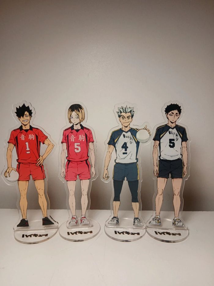 Lot 4 figurines debout acrylique Haikyuu