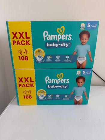 Couches Pampers baby dry taille 5 