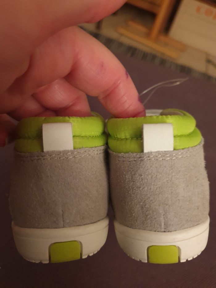Baskets neuves  bertbaudet cuir taille 21 - photo numéro 2