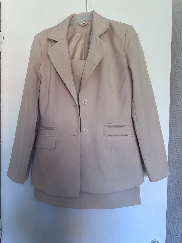 Tailleur jupe 38