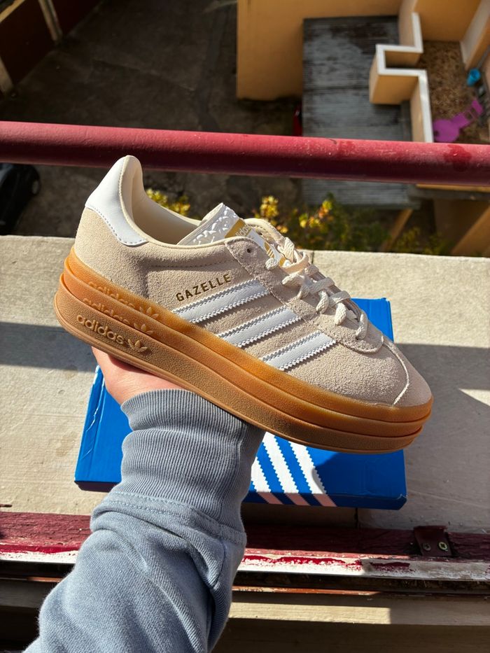 Adidas Gazelle Bold Wonder White/White/Gold Met - Taille 38 2/3 - Neuves