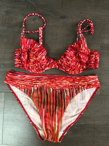 Maillot bikini Rasurel taille 3 très bon état rouge