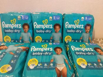 6 sacs de couches Pampers taille 5