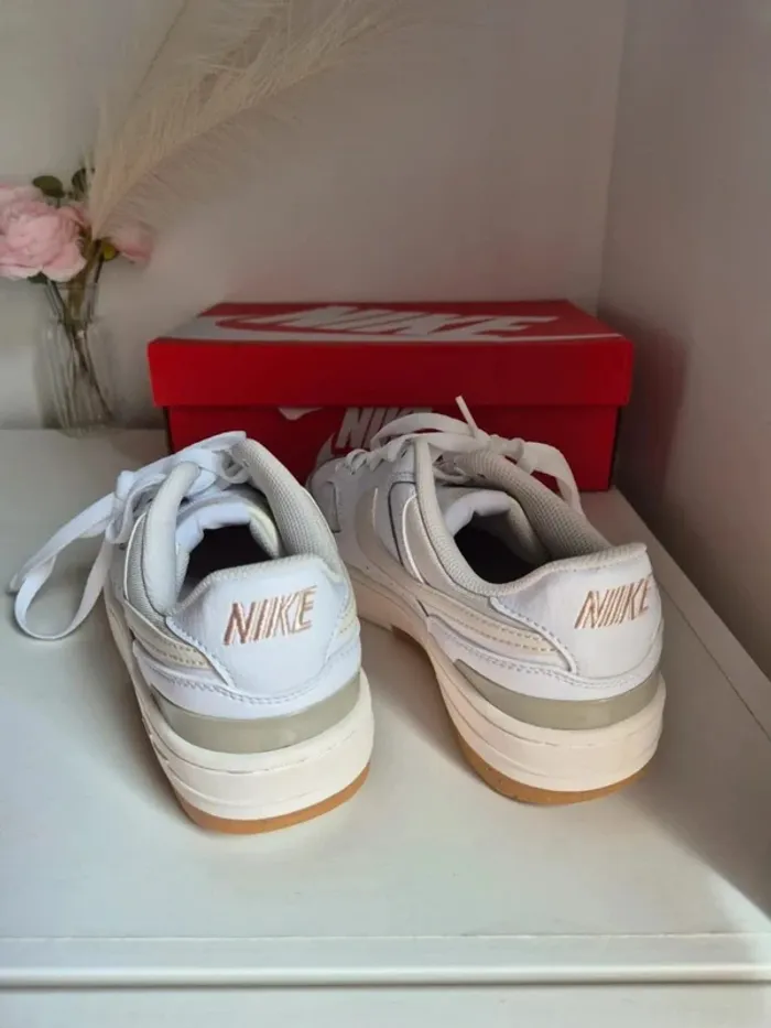 Nike Gamma Force Taille 40.5 EUR  blanc et beige sneaker basket NEUVE avec boite - photo numéro 11