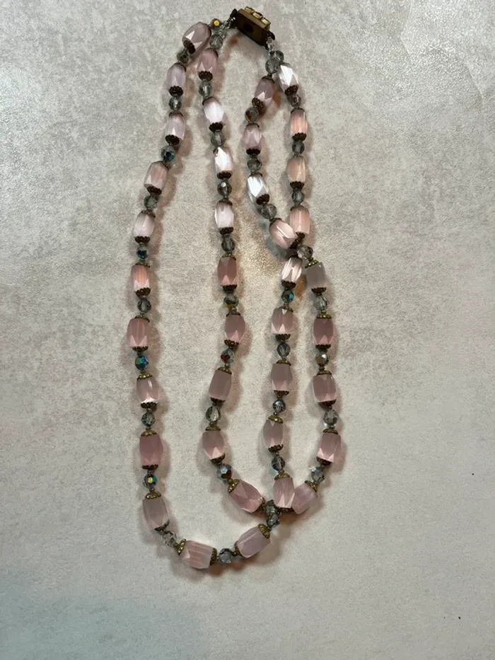 Beau collier vintage perles roses - photo numéro 3