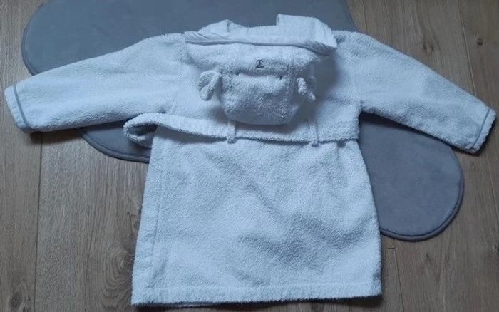 Peignoir / sortie de bain en éponge 2 ans Blanc liseré beige cadet rousselle En très bon état - photo numéro 5