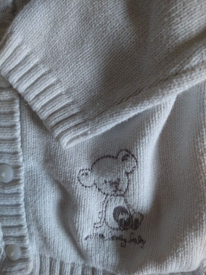 Gilet marque grain de blé taille 6 mois en très bon état - photo numéro 3