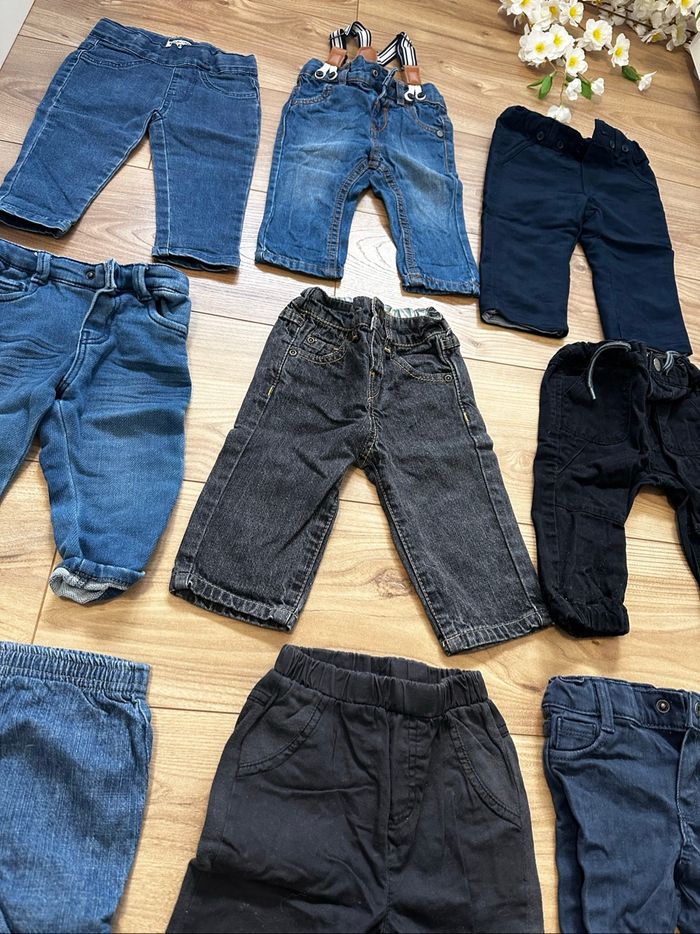 Lot jeans bébé 6 mois - photo numéro 2
