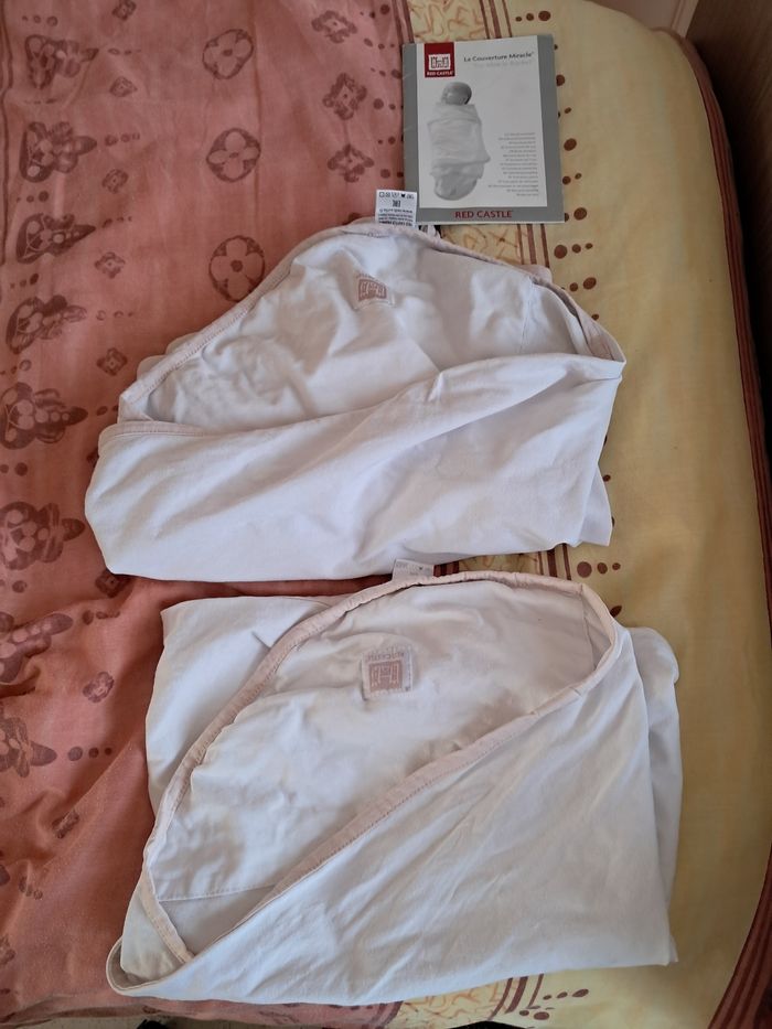 Lot de 2 couvertures d emmaillotage fille