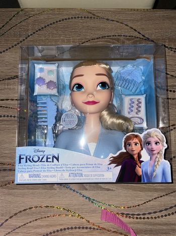 tête a coiffer reines des neiges