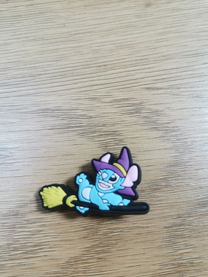 Lot de 5 Pin's pour crocs lilo et stitch - photo numéro 2