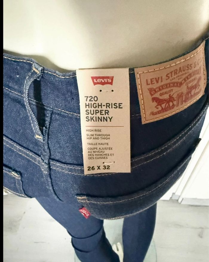 Jean Levi’s 720 Super Skinny – Taille 26/32 – Bleu brut – Neuf avec étiquette - photo numéro 13