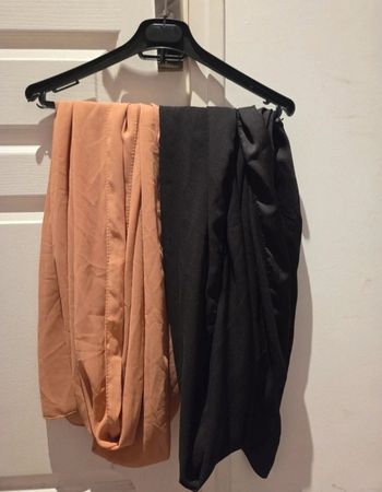 Lot de 2 foulard caramel et noir legerement en transparence