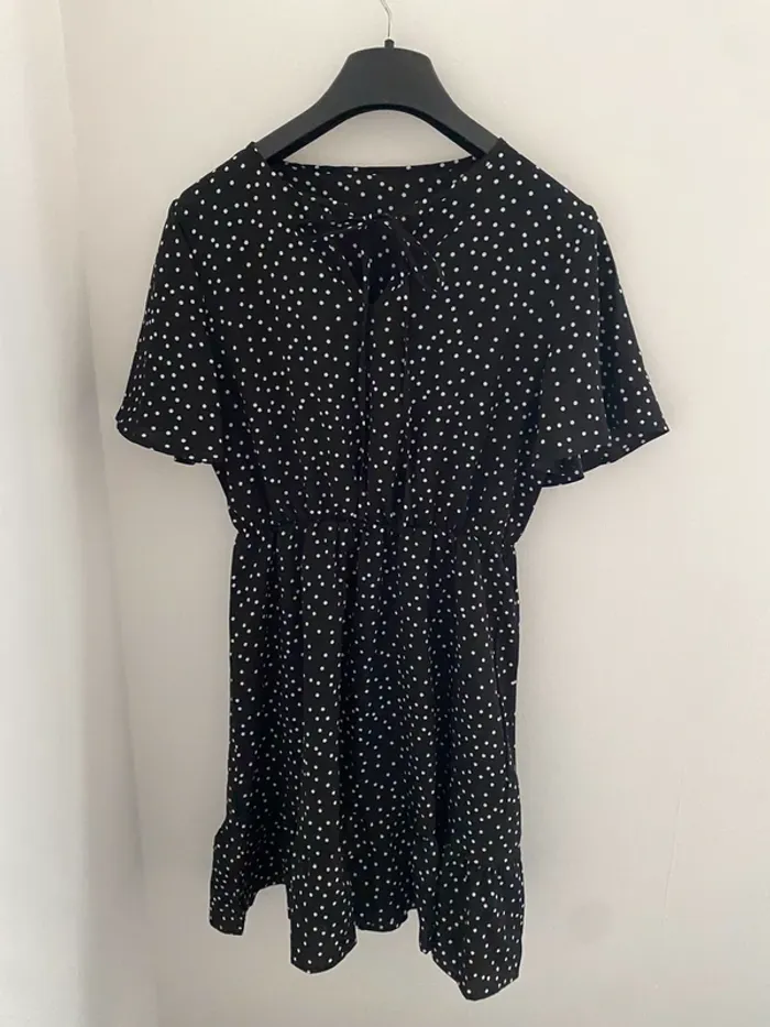 Robe à pois manche courte