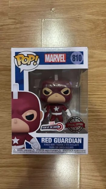 Funko Pop 810 Marvel Red Guardian