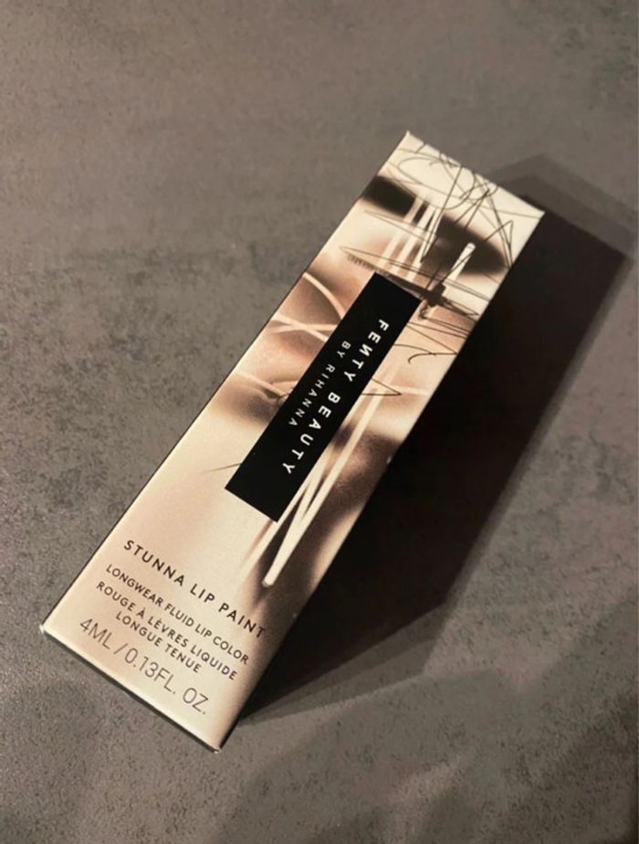 Rouge à lèvres liquide longue tenue Fenty Beauty By Rihanna Unveil 4 ml
