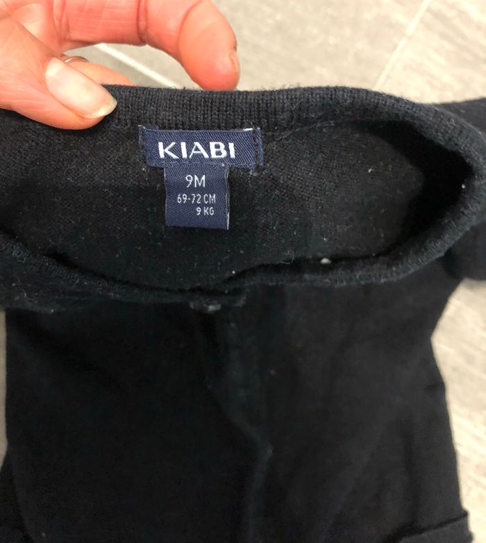 Gilet noir avec coeur Kiabi 9 mois - photo numéro 2