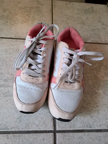 Baskets Fila, pointure 38