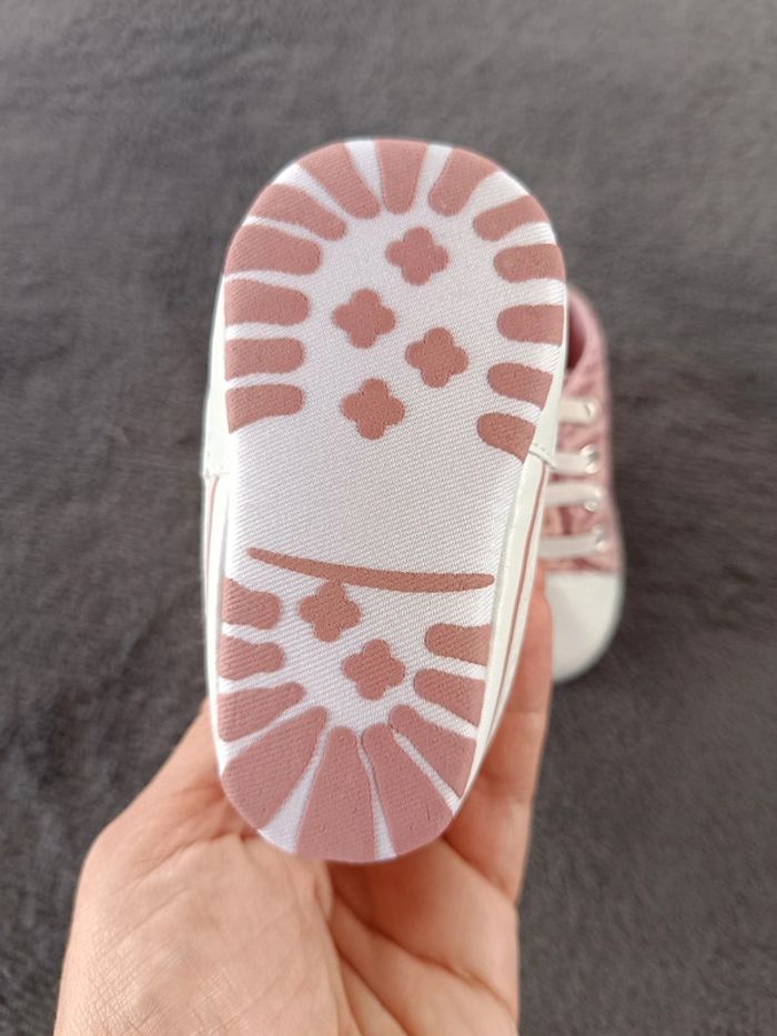 Chaussures style baskets bébé Fille motif léopard Pointure 18/19 - photo numéro 6