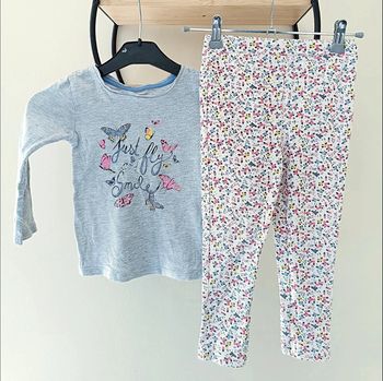 2-3 ans ensemble teeshirt (2-3 ans) et pantalon ( 3 ans )