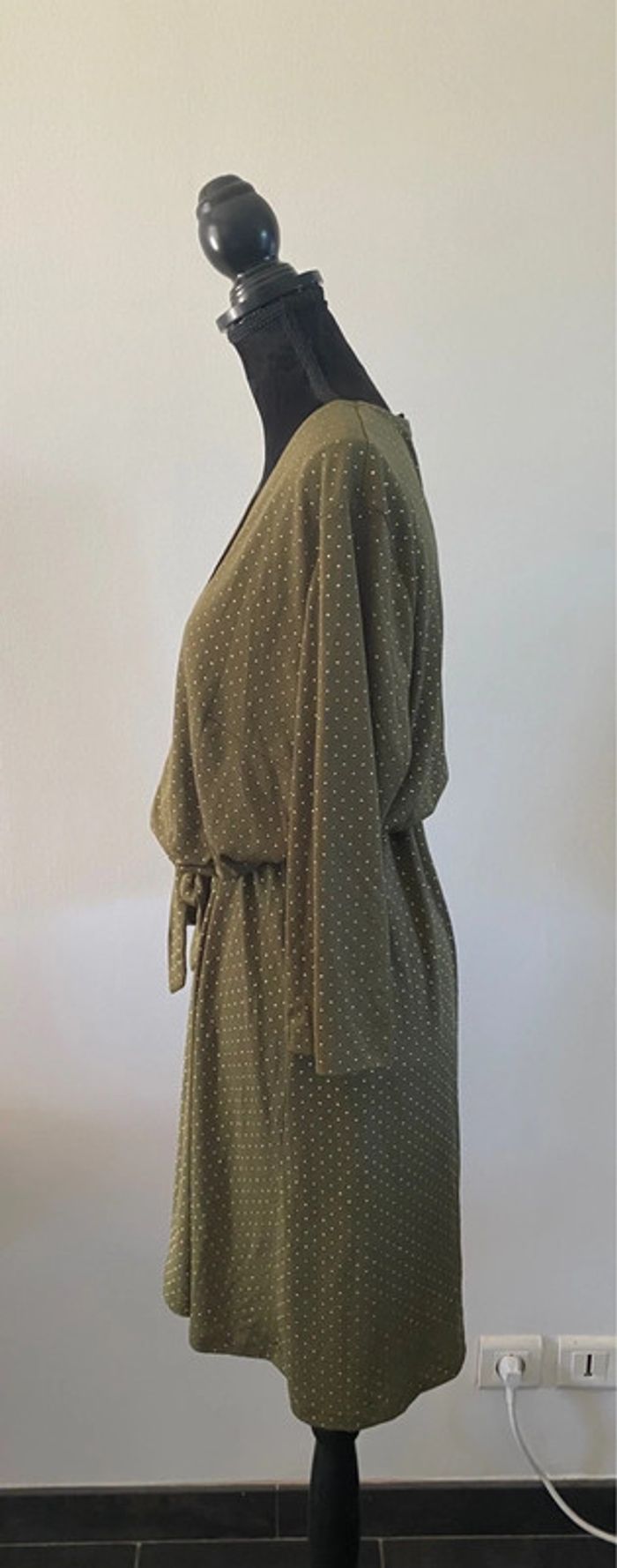 Robe Vero Moda vert kaki à pois dorés taille M - photo numéro 3