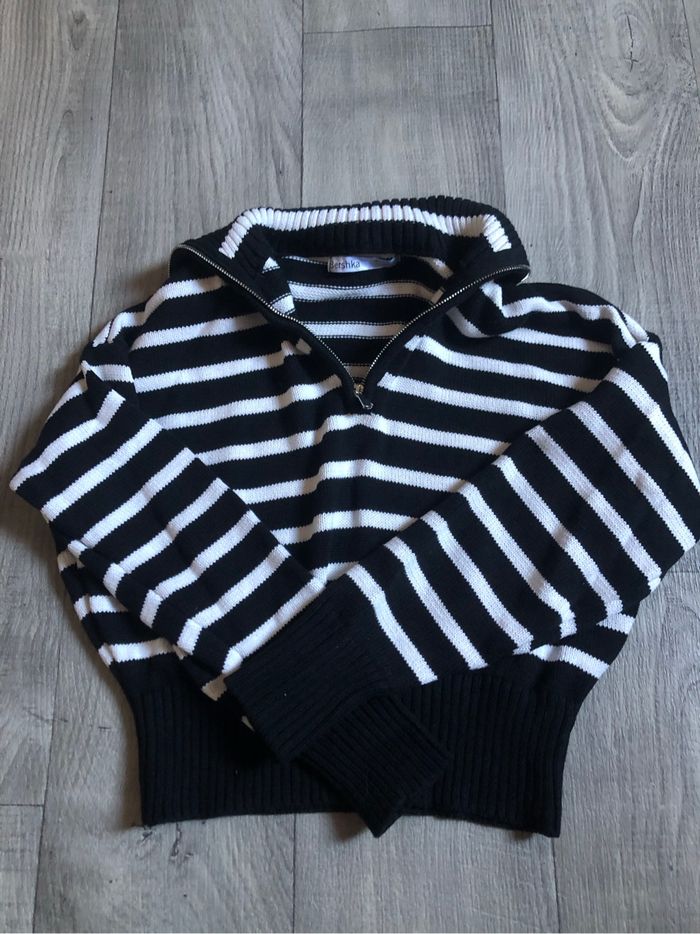 Pull rayé à zip Bershka - photo numéro 2