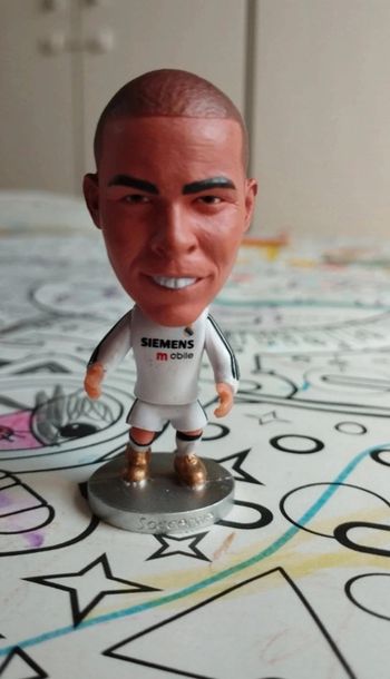 Petite figurine football neuve Ronaldo R9 Fenomeno Real Madrid